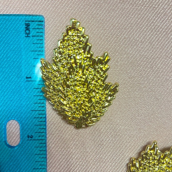 🌟 Gold Plated 14K Gold Leaves Earrings - Picture 5 of 5